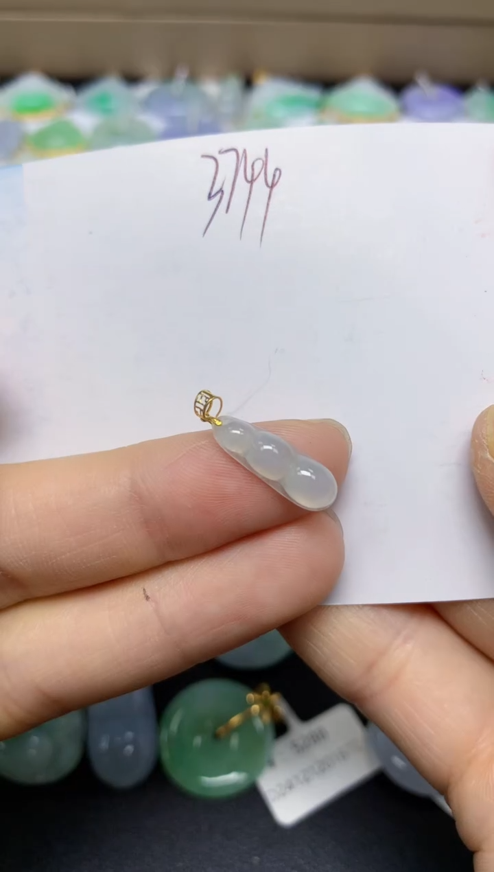 【闪购商品】翡翠挂件18K金镶嵌 天然翡翠A货