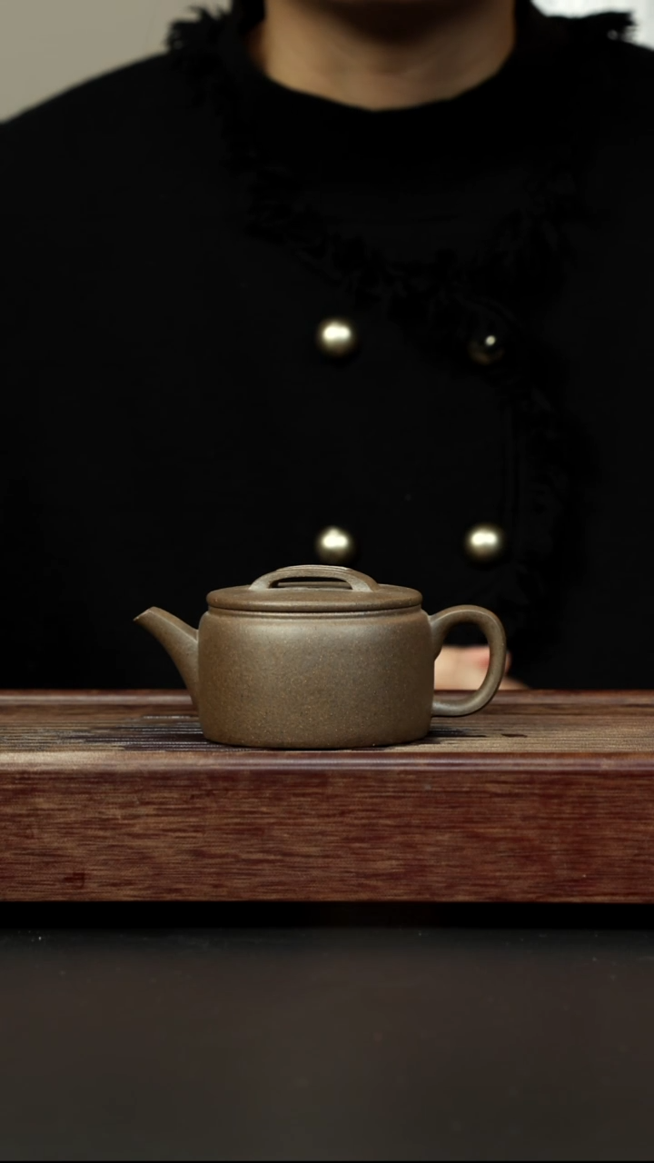 茶壶紫砂百年岩中泥 折嘴汉瓦