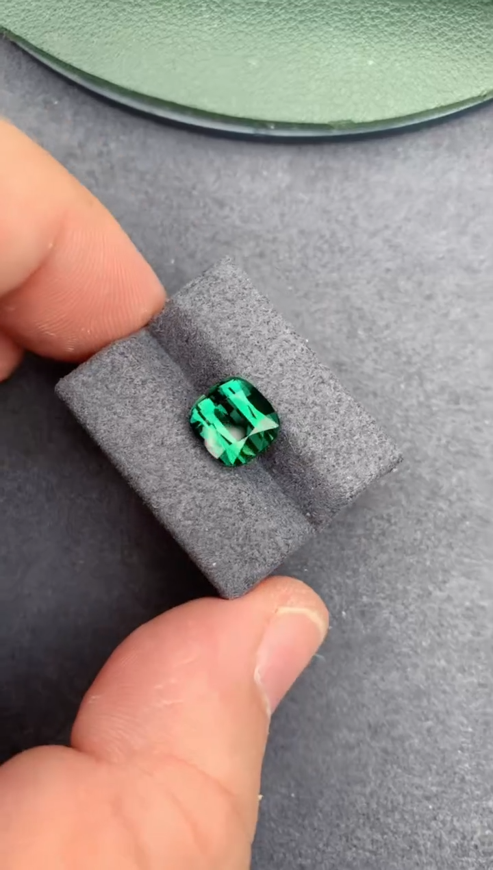 【闪购商品】碧玺裸石未镶嵌3ct   绿碧玺