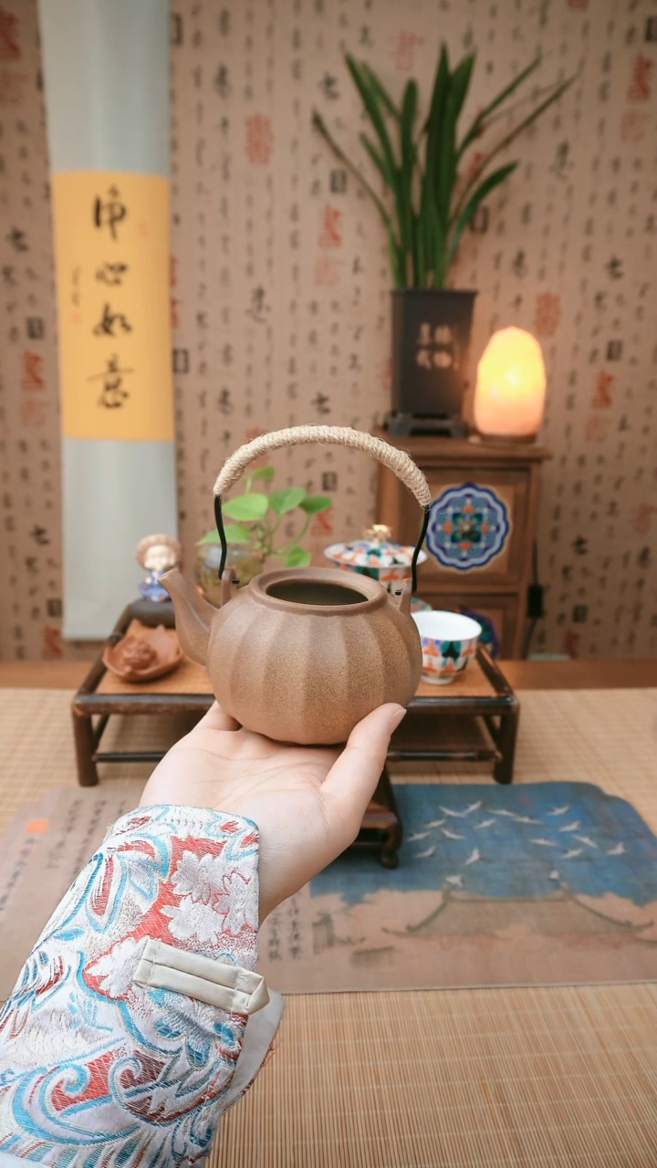 【闪购商品】老岩泥柴烧南瓜提梁壶