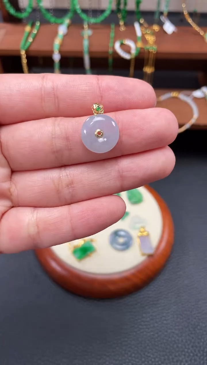 【闪购商品】翡翠吊坠(不含链)18K金镶嵌一个   P552