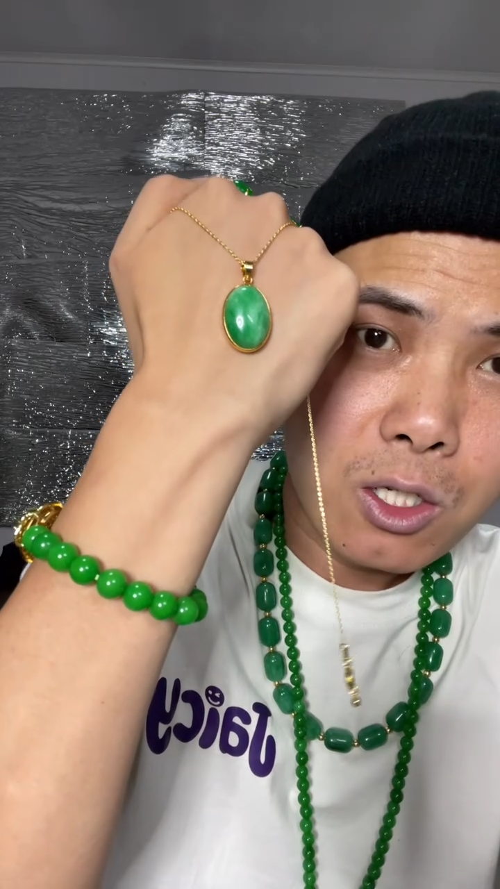 翡翠未镶嵌吊坠(赠链)【小伍珠宝】缅料飘花鸽子蛋吊坠