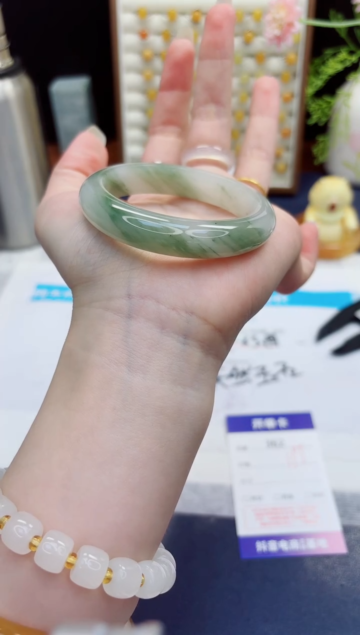 未镶嵌手镯石英质玉362-天山翠-圈口52