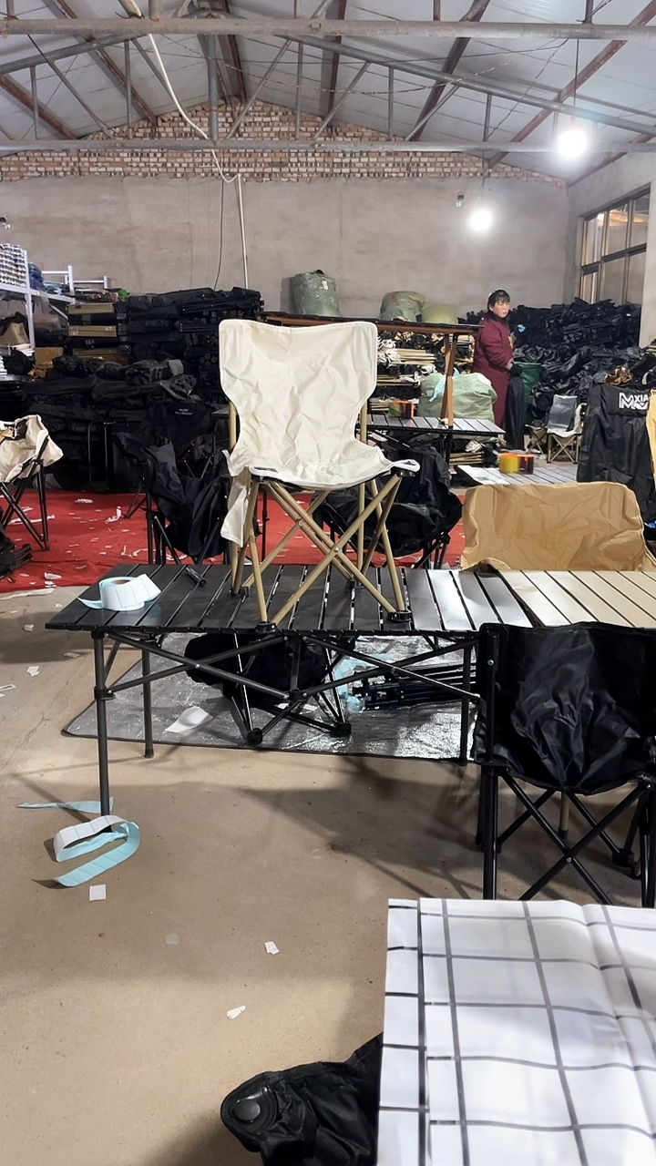 铁生锈 折叠靠背  颜色随机