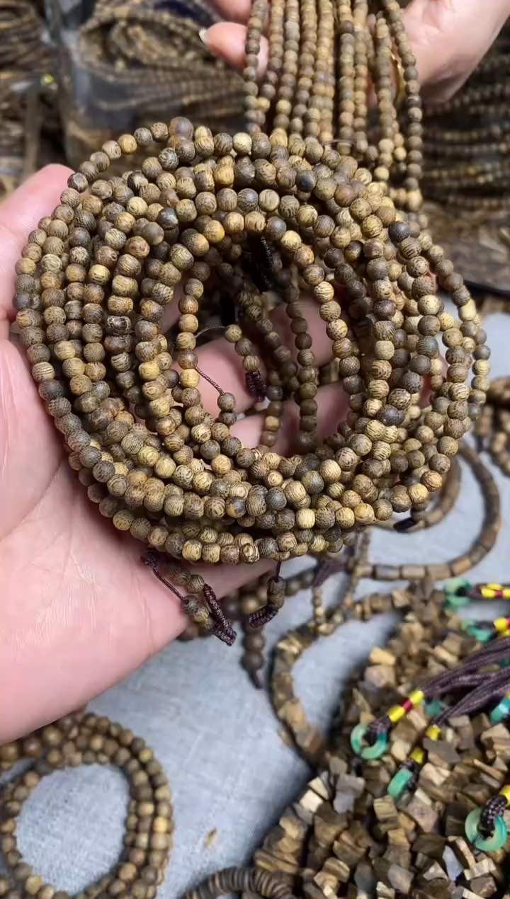 沉香手串海南一代老料04圆珠多圈手串多样性发一