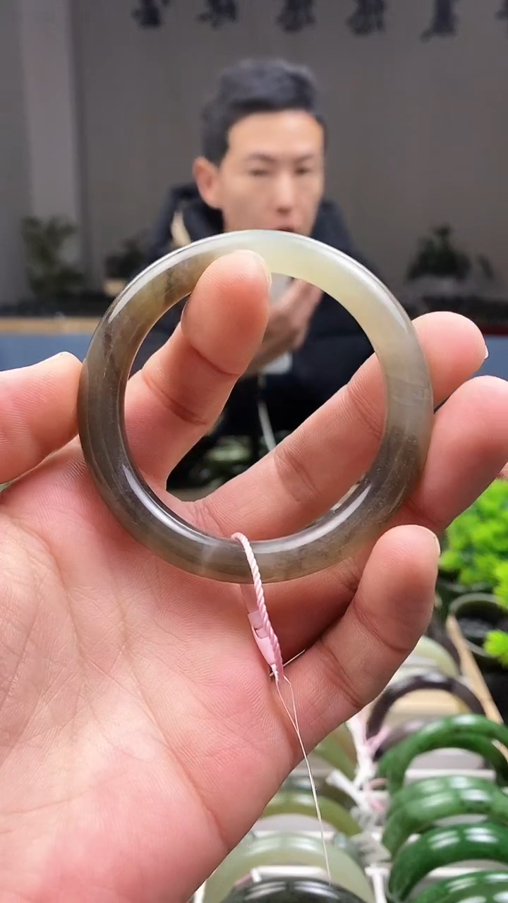 【闪购商品】和田玉手镯未镶嵌52.5