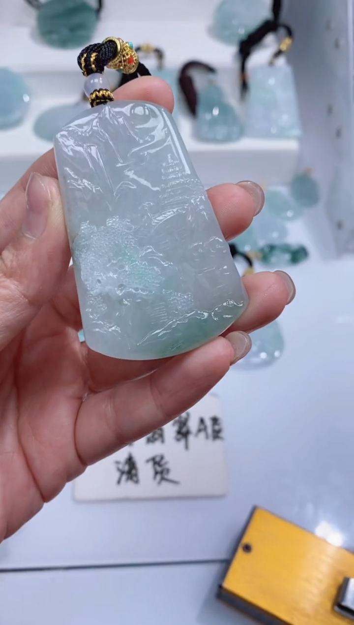 颈饰未镶嵌翡翠吊坠