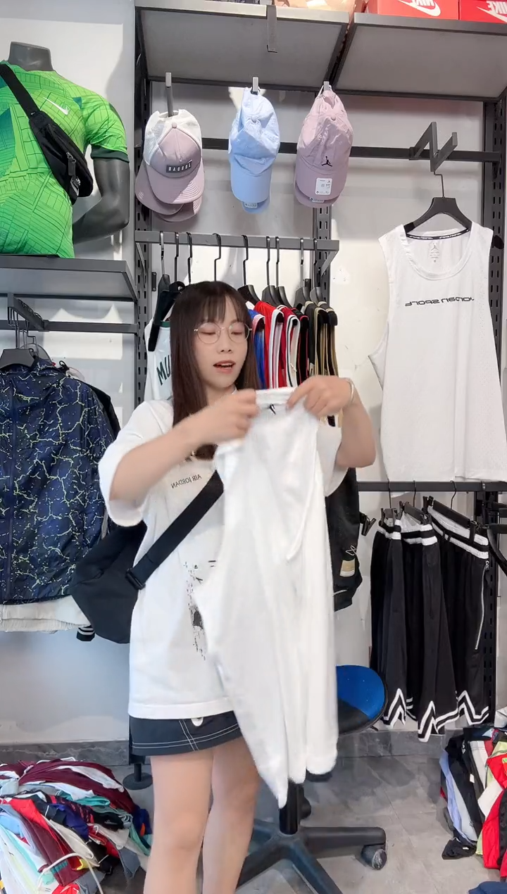 1148编码 瑕疵款以直播间过款为准 尺码M