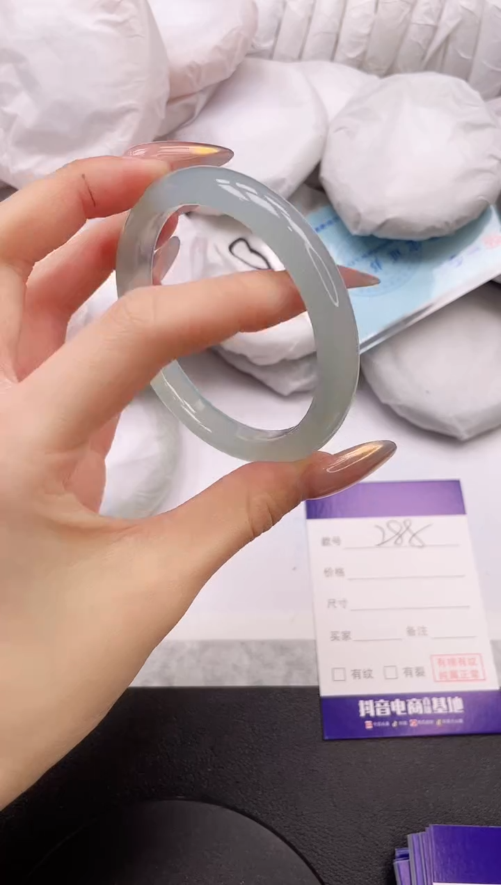 【闪购商品】石英质玉手镯未镶嵌2K288-58