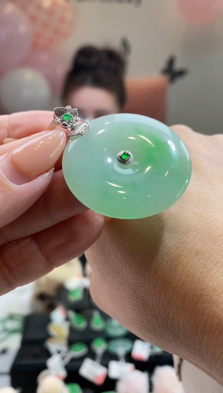 吊坠(不含链)18K金镶嵌翡翠不*山平安扣