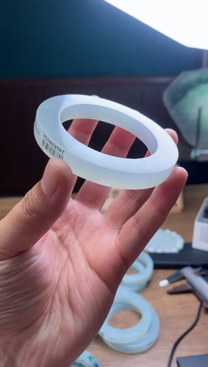 【闪购商品】定制翡翠手镯未镶嵌定制