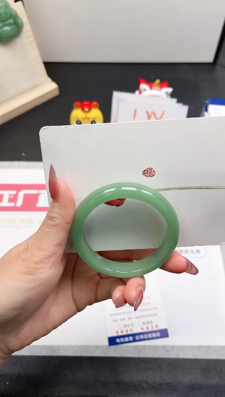 【闪购商品】石英质玉手镯未镶嵌39-53