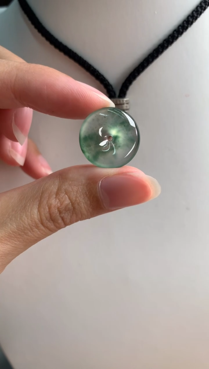 【闪购商品】翡翠颈饰未镶嵌17.3-3.8