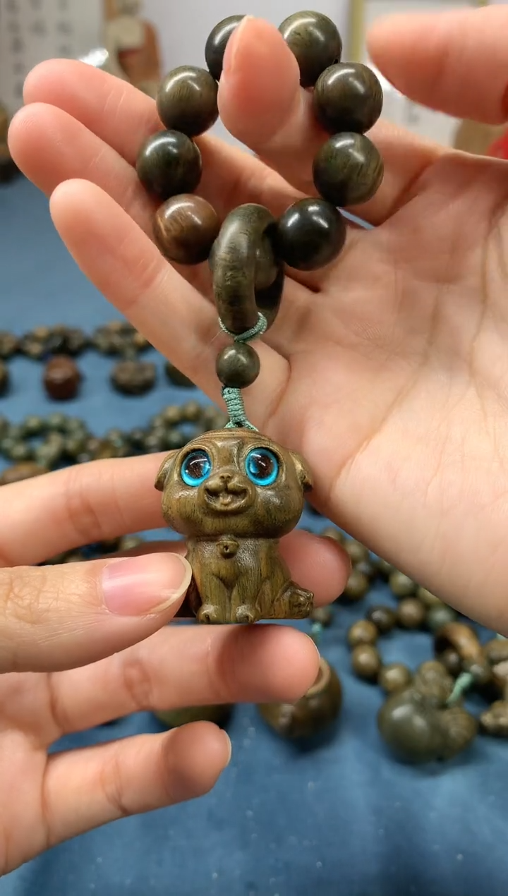 【闪购商品】维腊木（绿檀）把件小狗 盘玩件