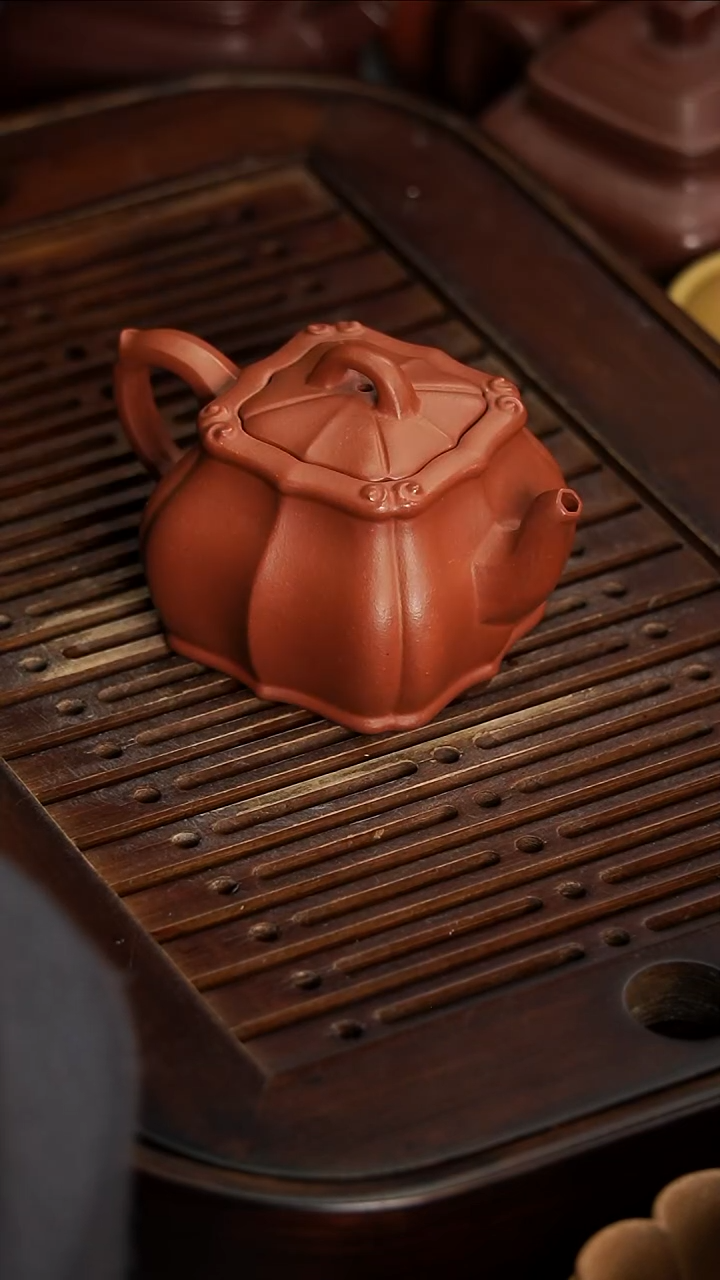 茶壶紫砂宜兴紫砂朱泥筋纹如意130毫升