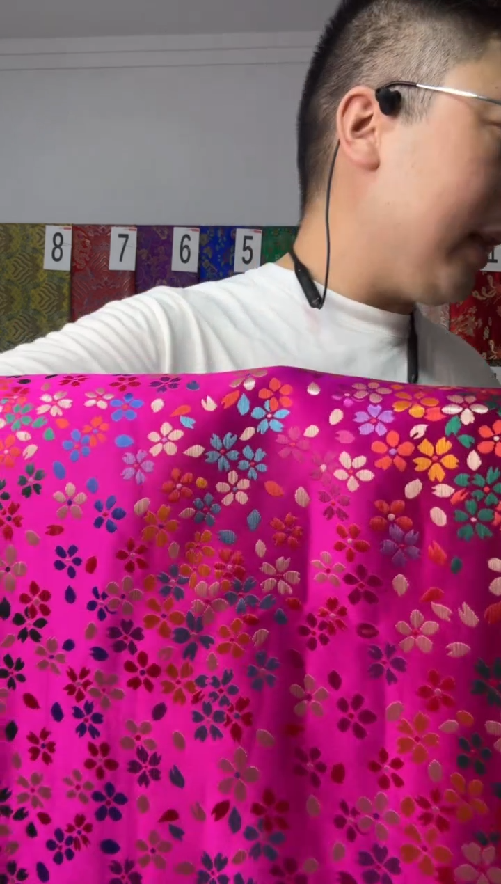 混纺织锦缎60公分长 宽90