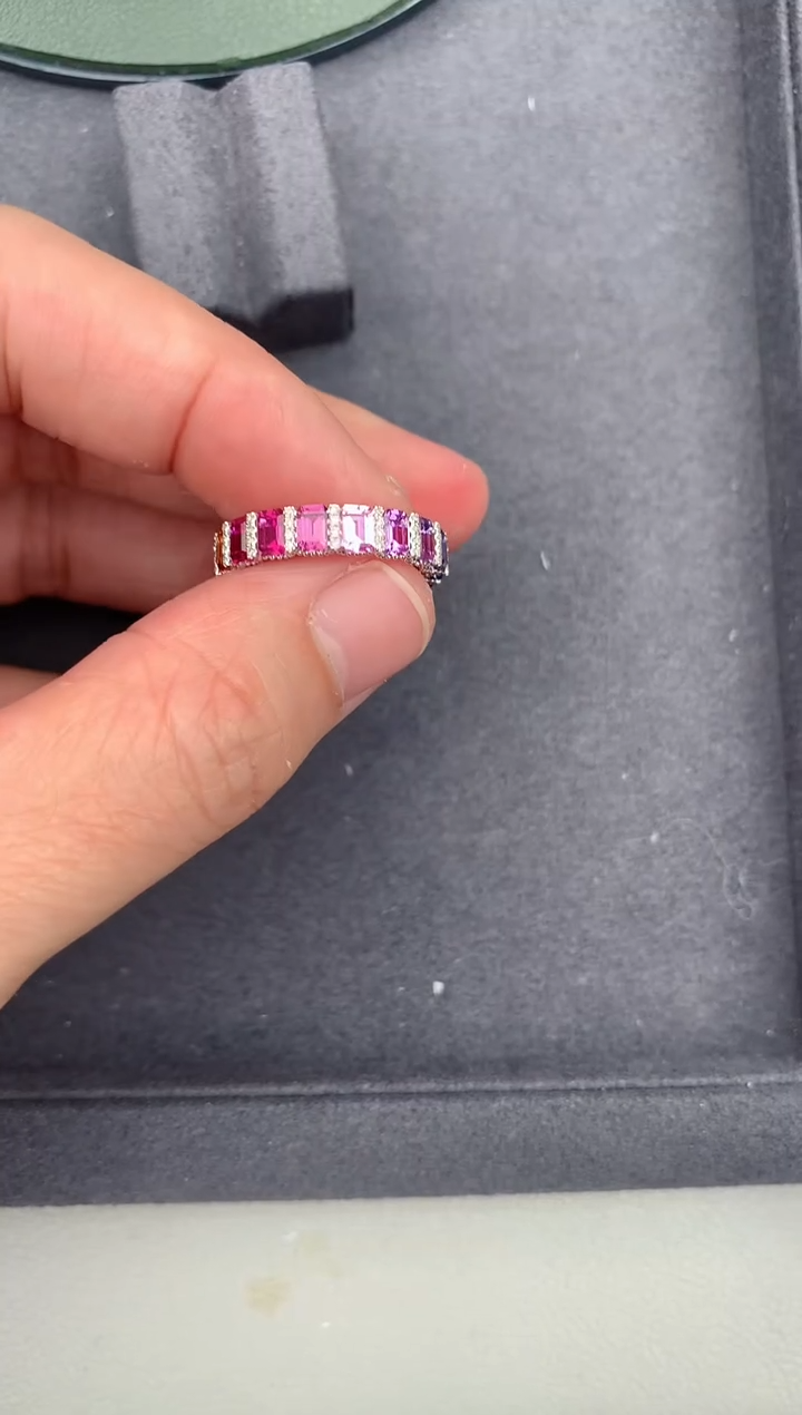 【闪购商品】彩色蓝宝石戒指18K金镶嵌4ct彩蓝宝套系