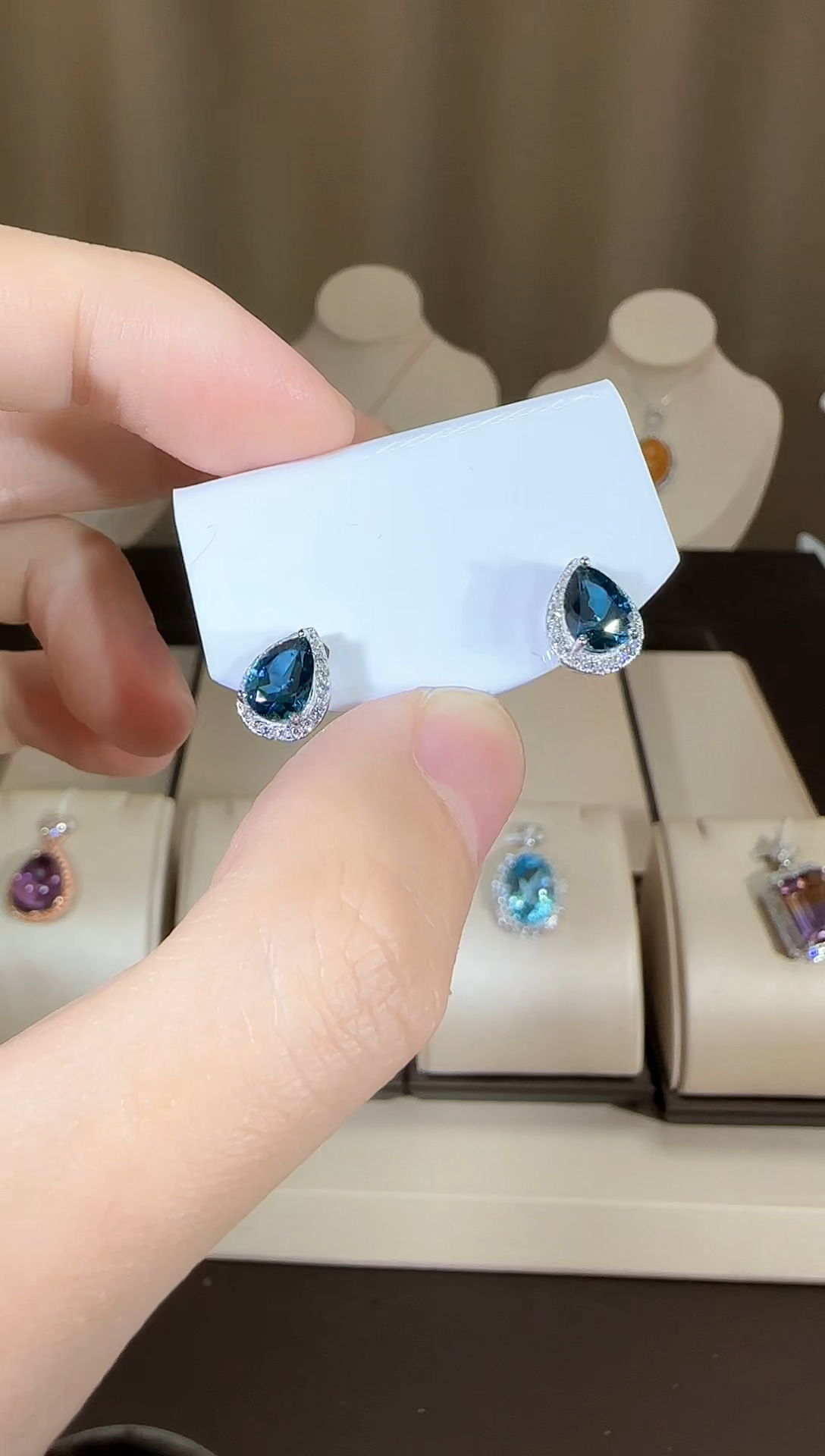 【闪购商品】托帕石耳饰银S925镶嵌5*7mm耳钉