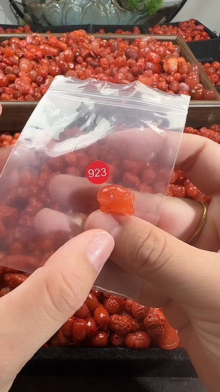 颈饰未镶嵌南红玛瑙1