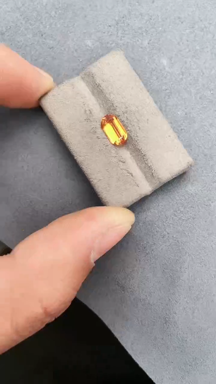 【闪购商品】石榴石（芬达石）裸石未镶嵌2.33