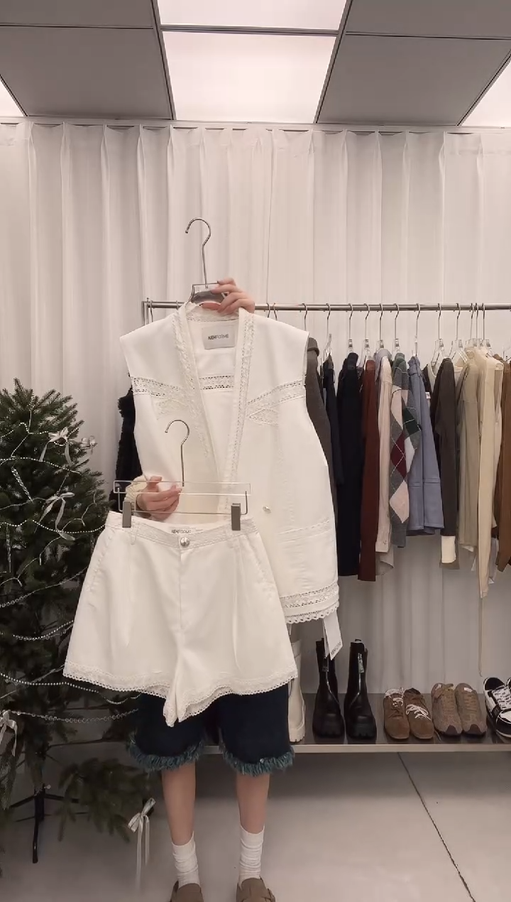 编号020 KFM 25款  马甲 短裤 待开价