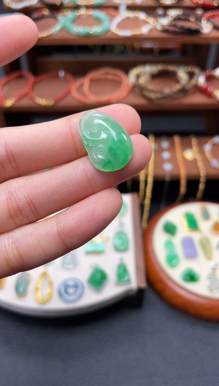 【闪购商品】翡翠吊坠(不含链)未镶嵌 一个  JK105