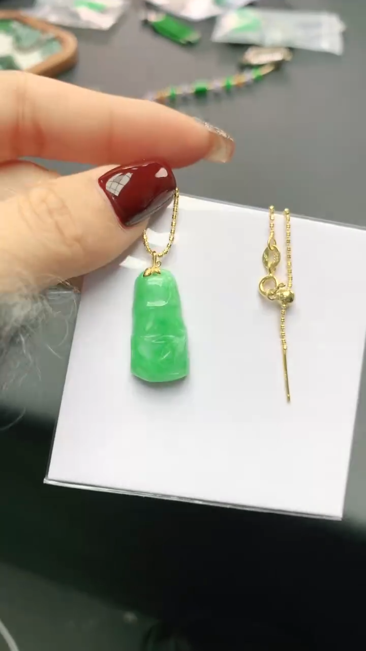 【闪购商品】翡翠颈饰18K金镶嵌赠礼盒证书