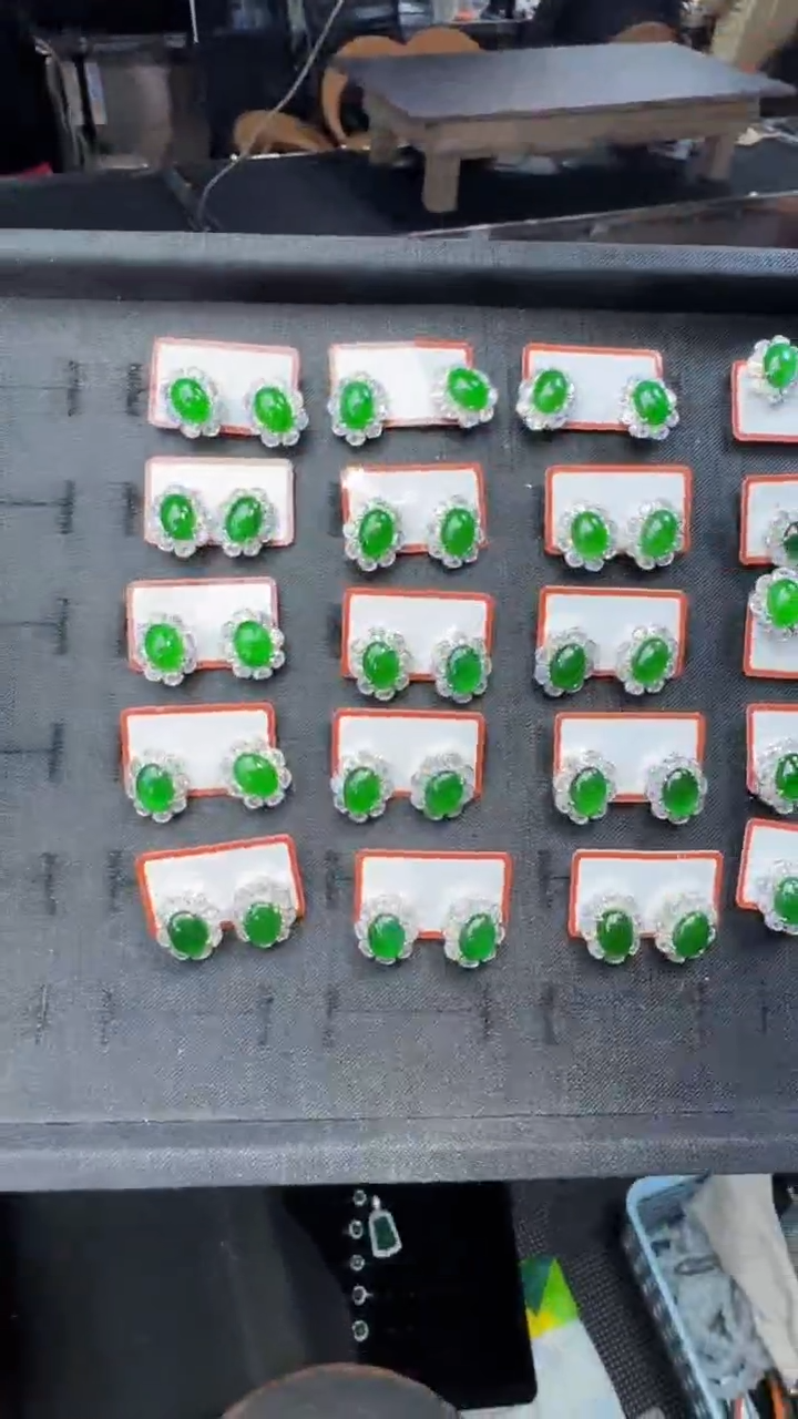 【闪购商品】定制翡翠未镶嵌耳钉多样性发其一