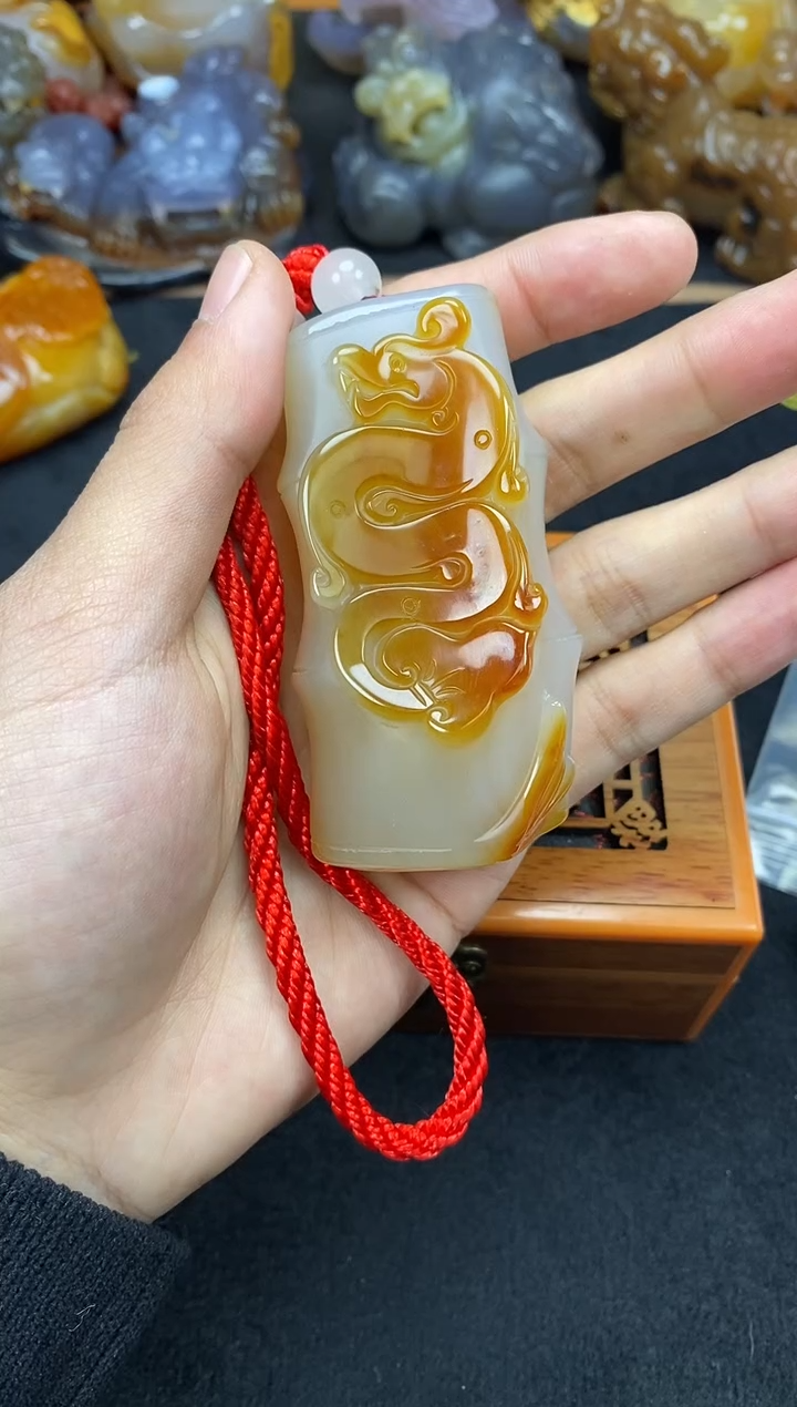 未镶嵌玛瑙/玉髓珠宝奇石问*0