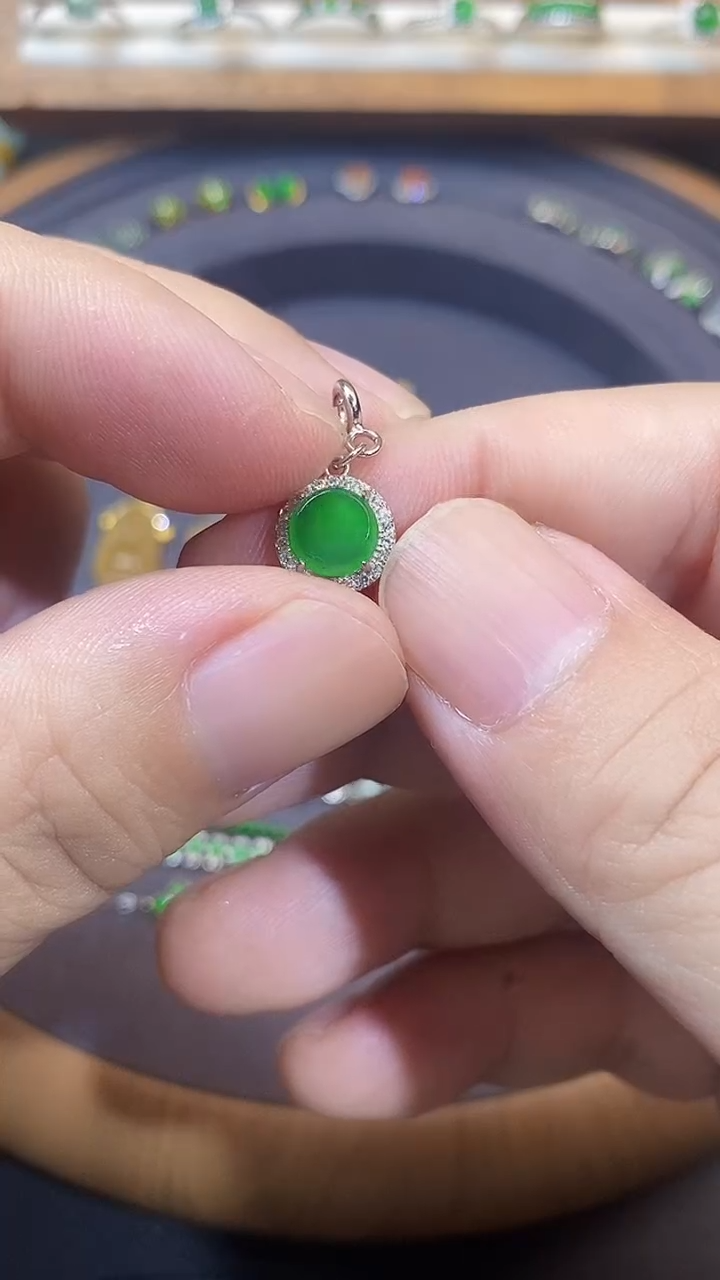 颈饰银S925镶嵌翡翠1