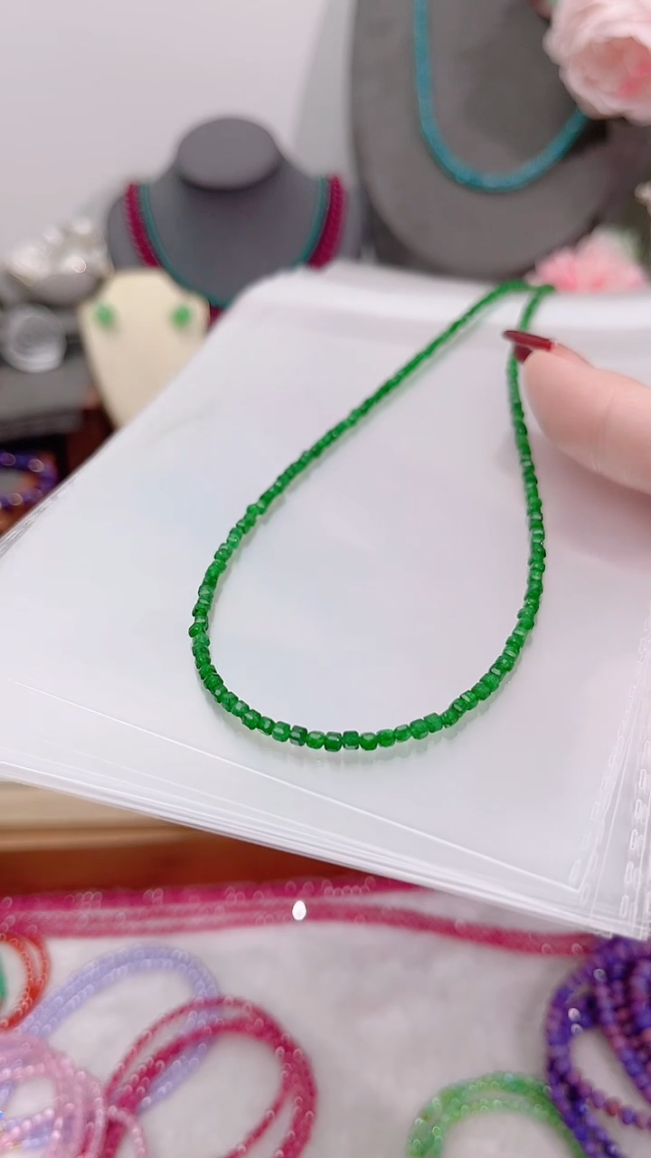 颈饰银S925镶嵌石榴石（沙弗莱）99