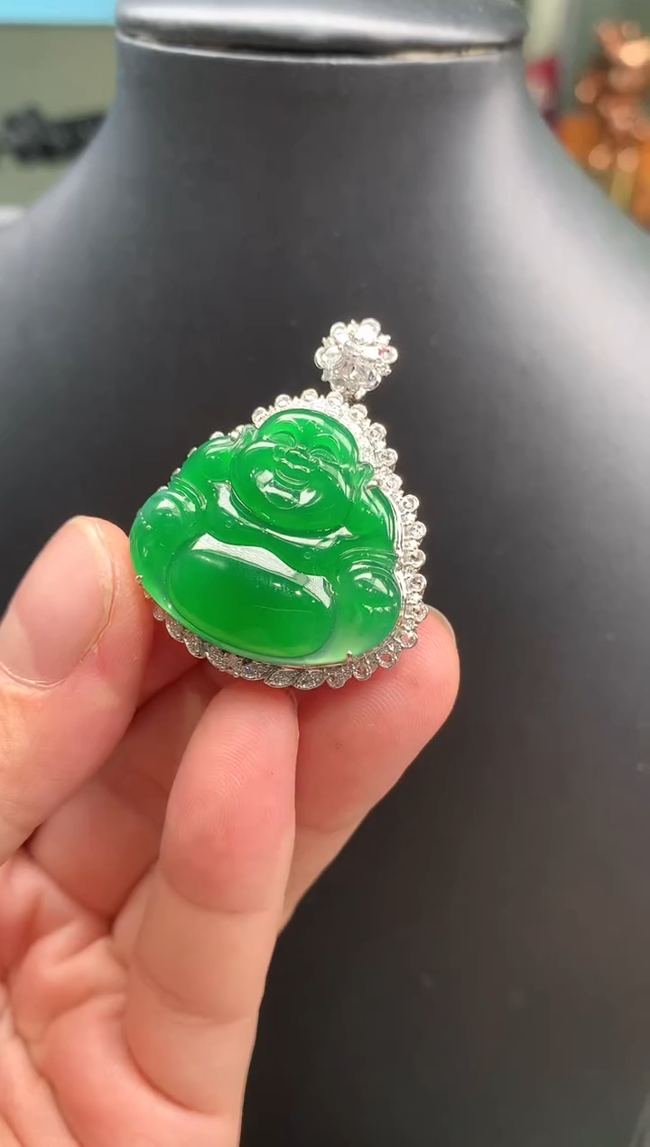 【闪购商品】翡翠颈饰18K金镶嵌佛