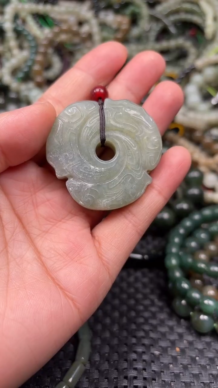 颈饰未镶嵌和田玉1