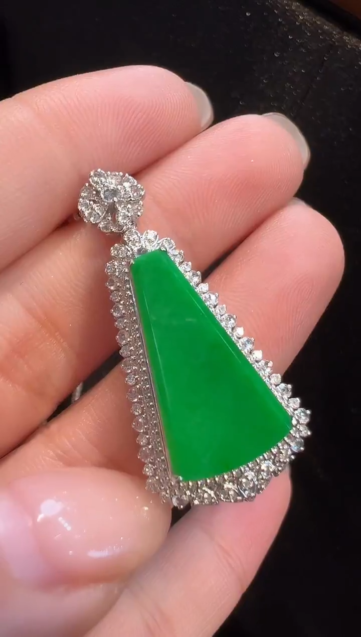 吊坠(不含链)18K金镶嵌翡翠AL6