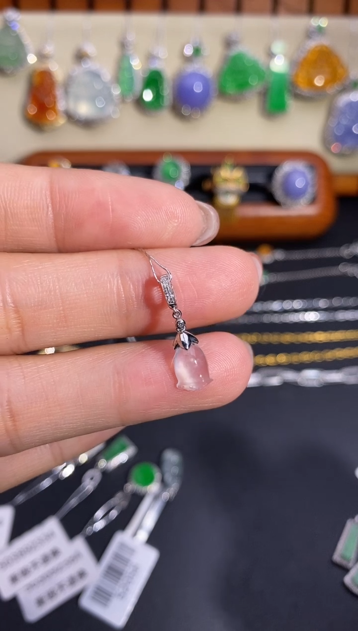 【闪购商品】翡翠颈饰18K金镶嵌吊坠