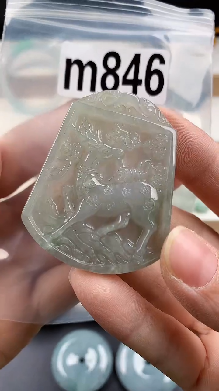 颈饰未镶嵌翡翠天然翡翠吊坠挂件