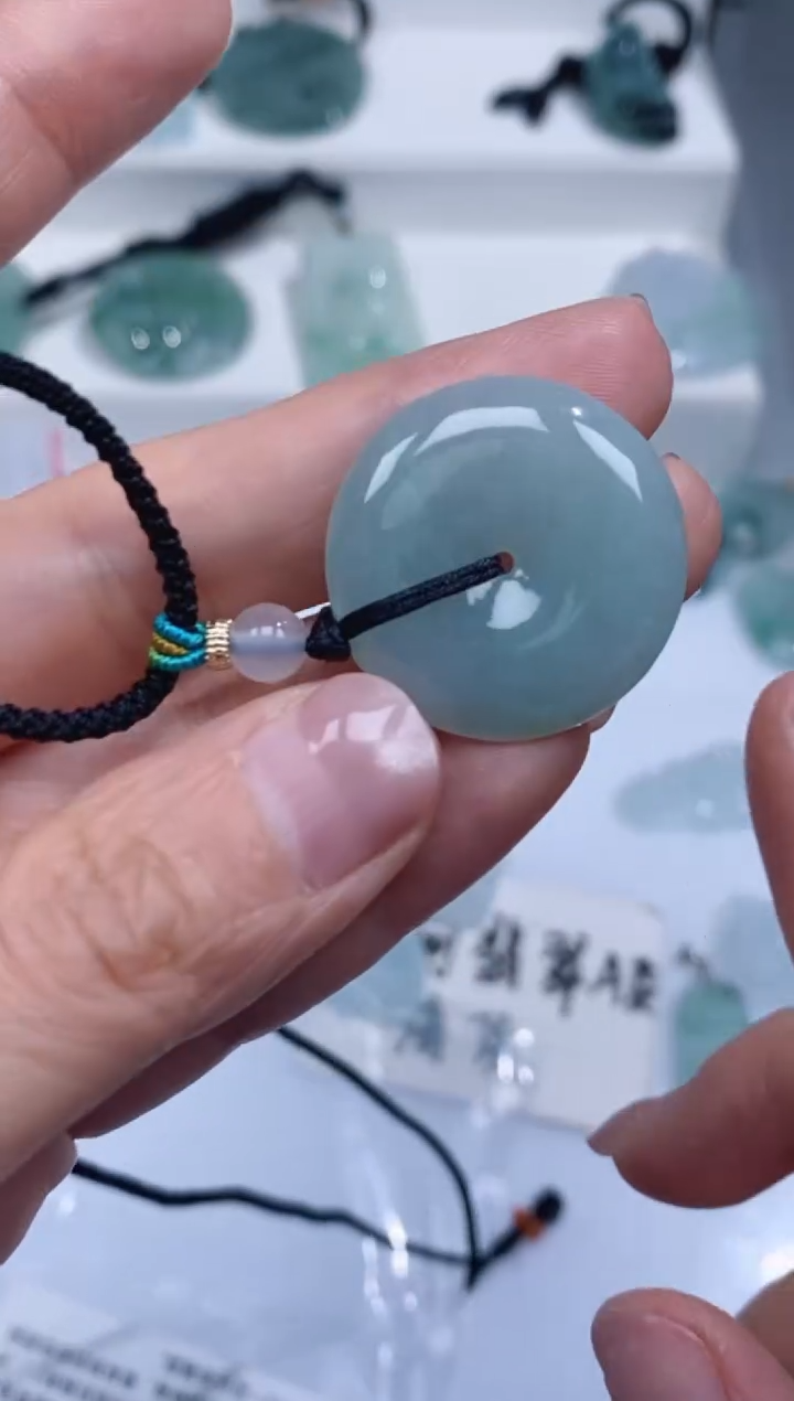 颈饰未镶嵌翡翠吊坠