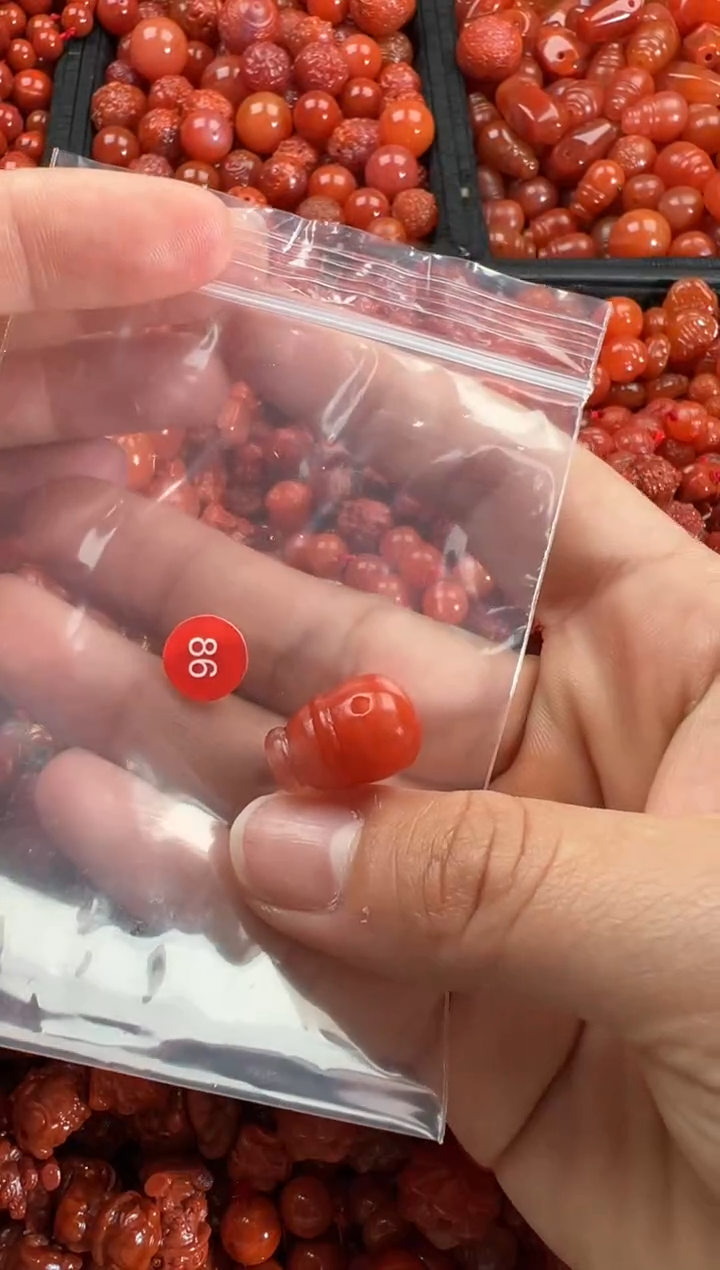 【闪购商品】南红玛瑙颈饰未镶嵌1