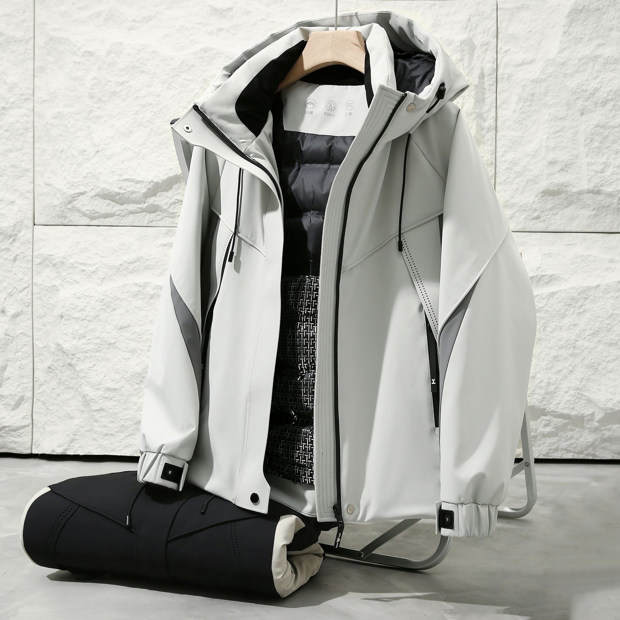 95 鹅绒防水防风字母拼接连帽运动潮流加厚鹅绒服