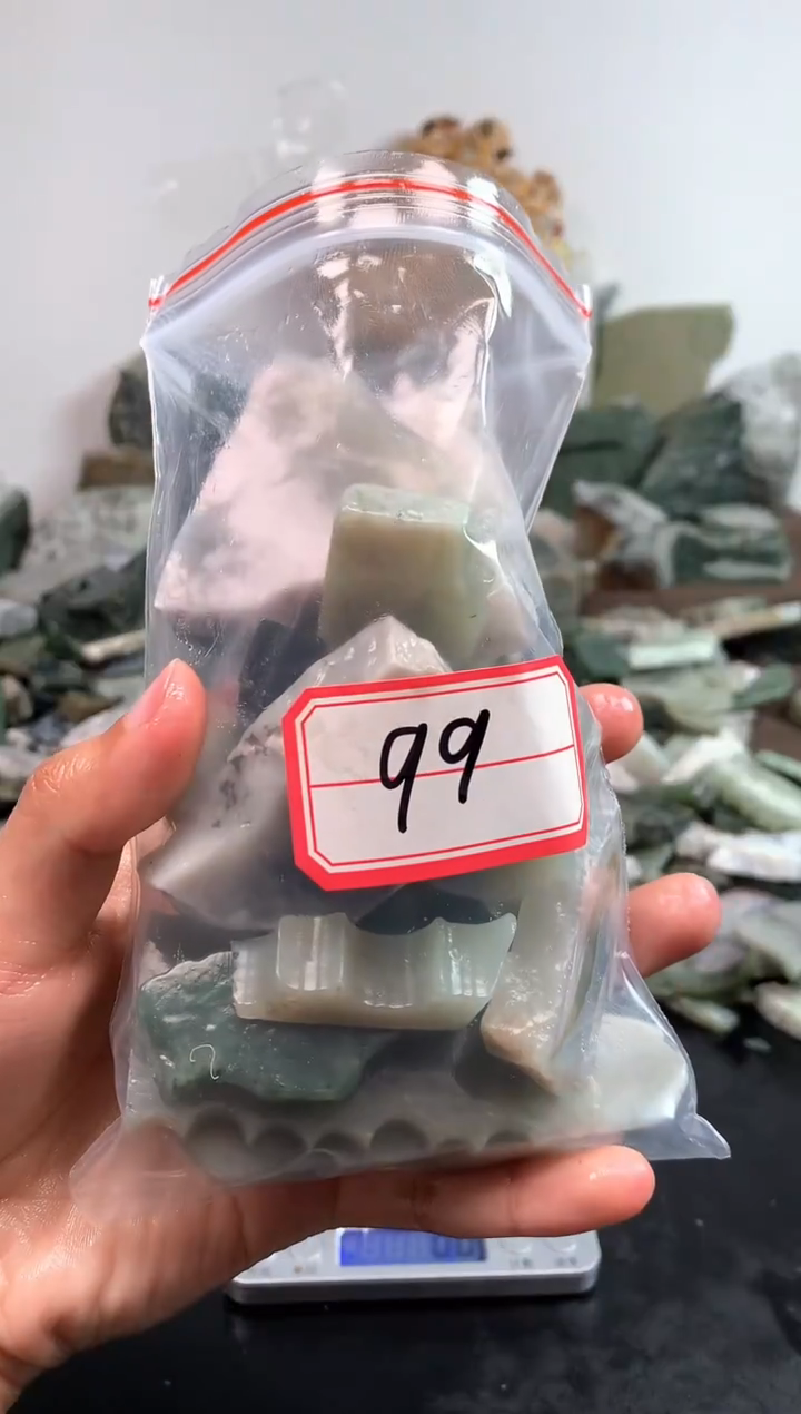 未镶嵌和田玉摆件99