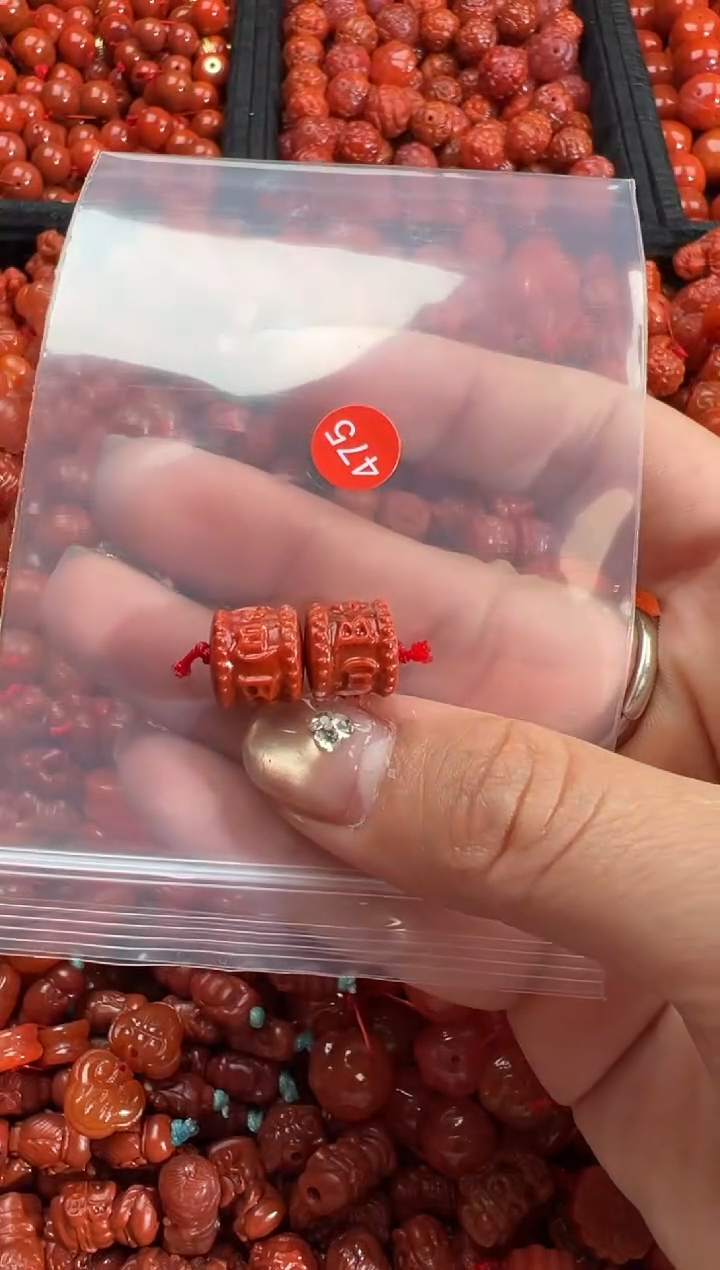 南红玛瑙合金颈饰1