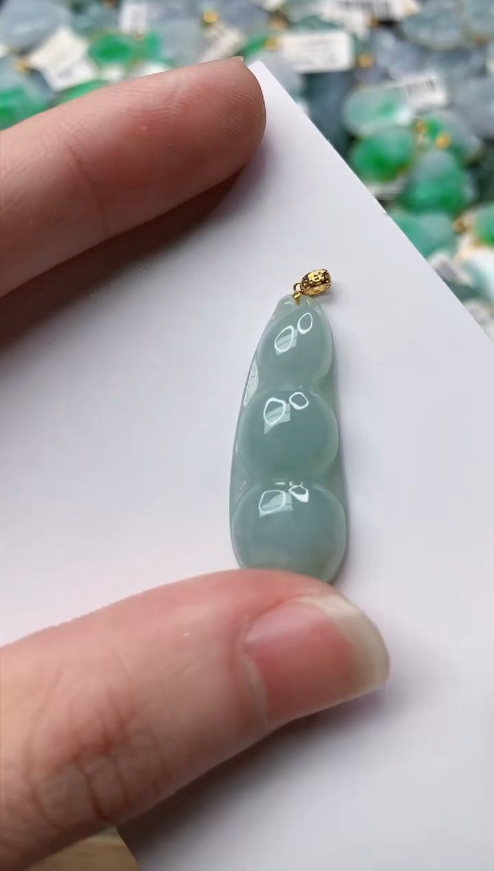 【闪购商品】翡翠颈饰18K金镶嵌52........