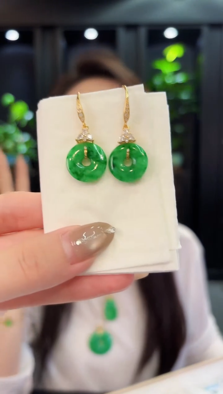 翡翠未镶嵌耳饰缅料A货/多样性发货/一件