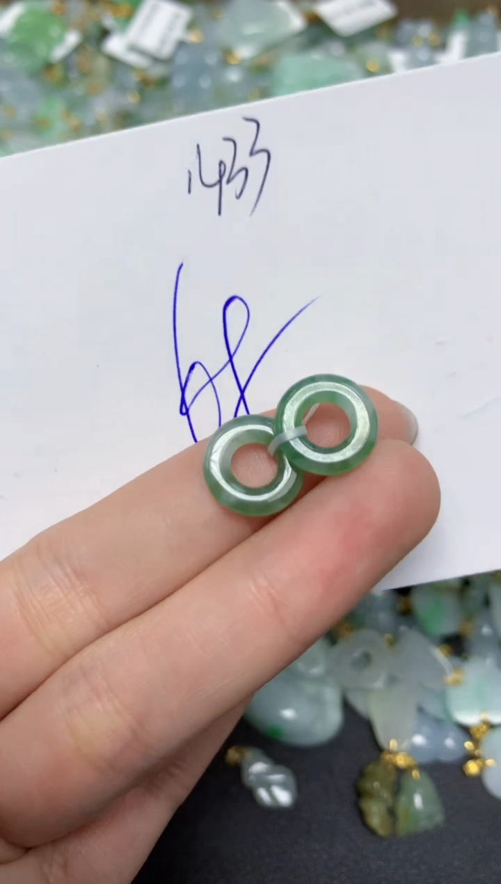 【闪购商品】翡翠颈饰未镶嵌天然翡翠A货