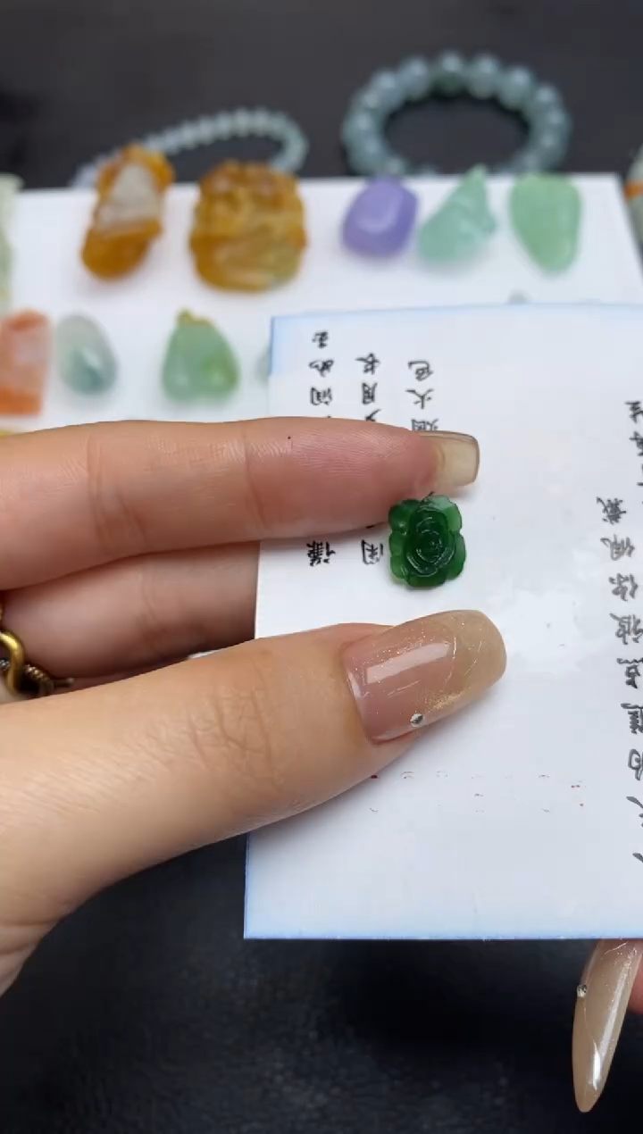 未镶嵌定制翡翠翡翠毛货~