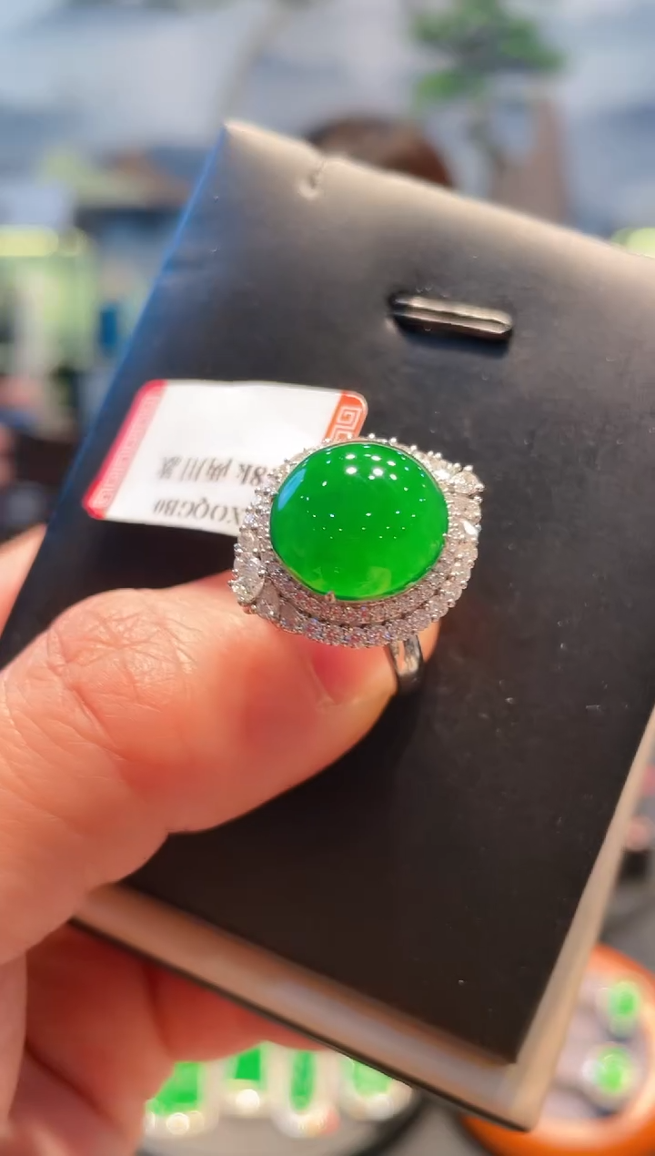 【闪购商品】翡翠吊坠(赠链)18K金镶嵌A85天然A货翡翠