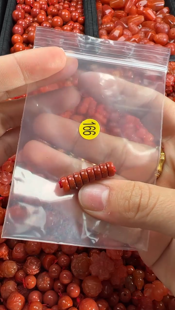 【闪购商品】南红玛瑙颈饰未镶嵌1