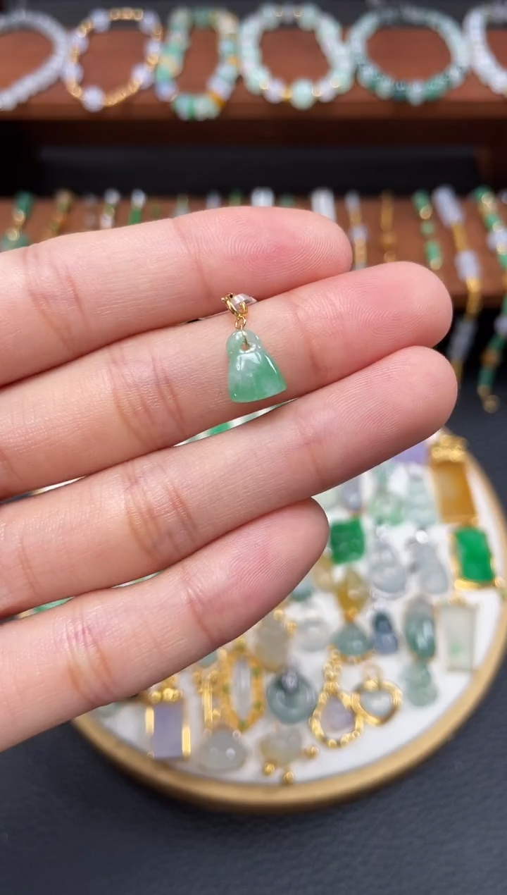 【闪购商品】翡翠吊坠(不含链)18K金镶嵌一个   JK705