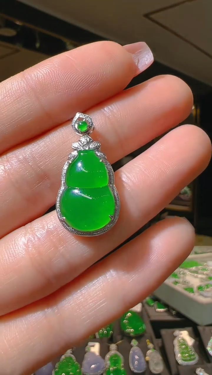【闪购商品】翡翠吊坠(赠链)18K金镶嵌040