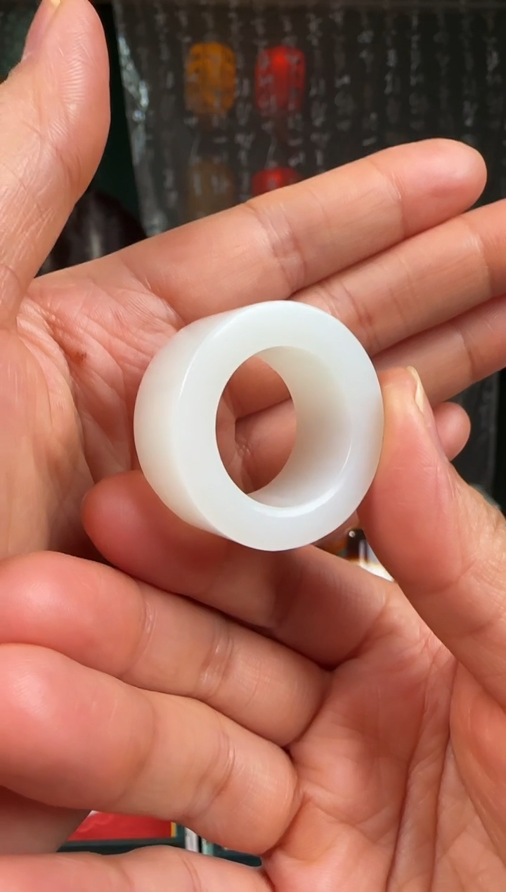 未镶嵌和田玉挂件哥**哥扳指